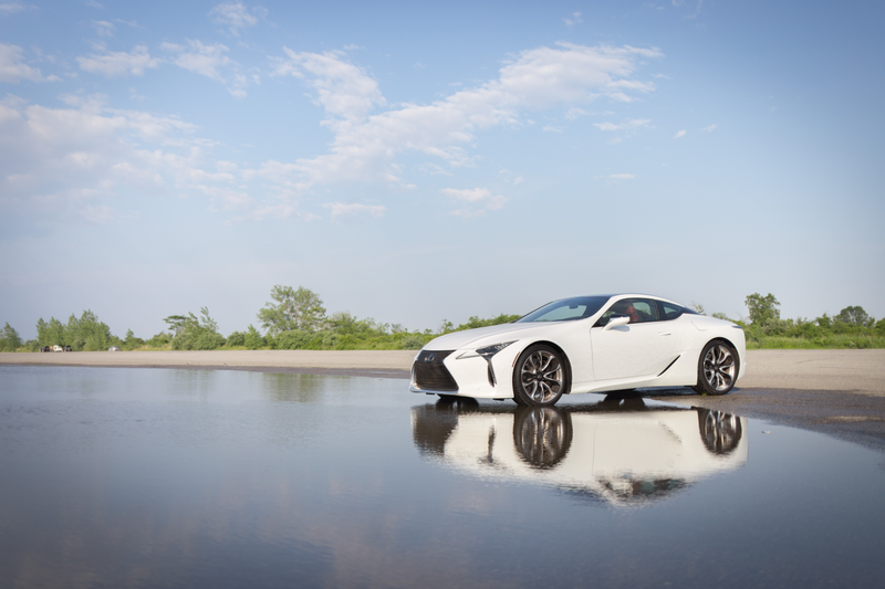Illustration for article titled The 2018 Lexus LC 500 Is A V8 Spaceship That Doesn't Care About Today's Car Trends